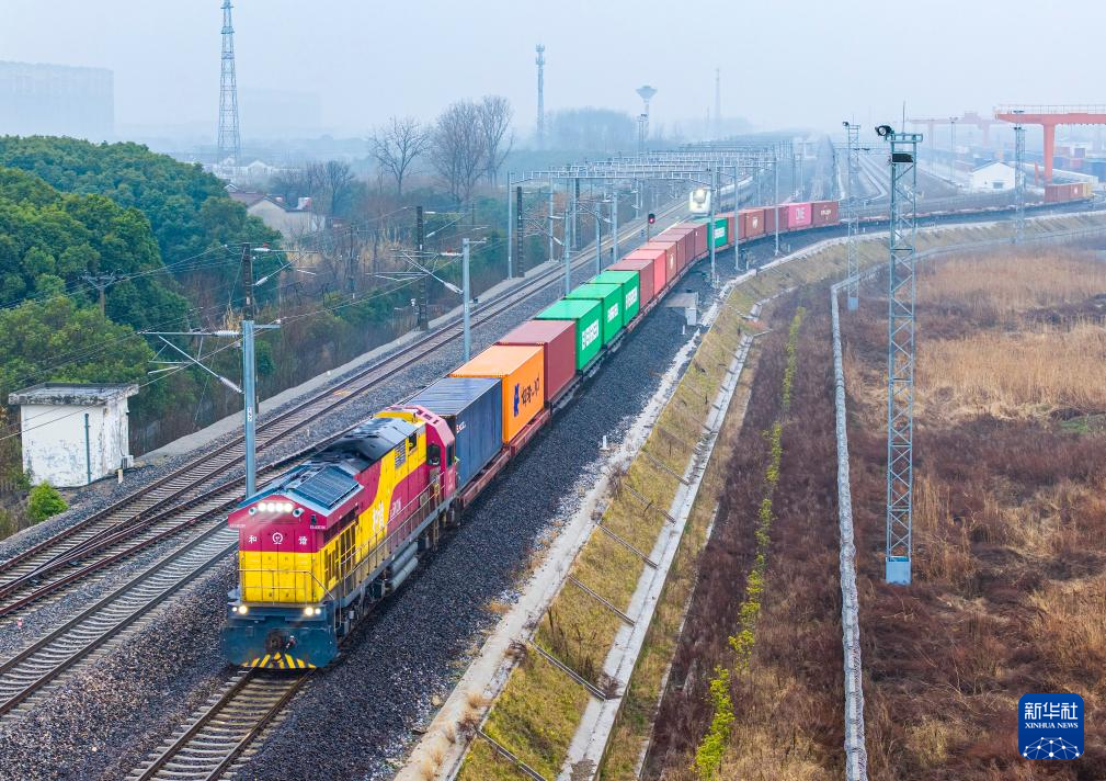 江苏扬州:江都——芦潮港海铁联运“天天班”开行