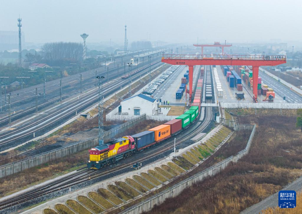 江苏扬州:江都——芦潮港海铁联运“天天班”开行