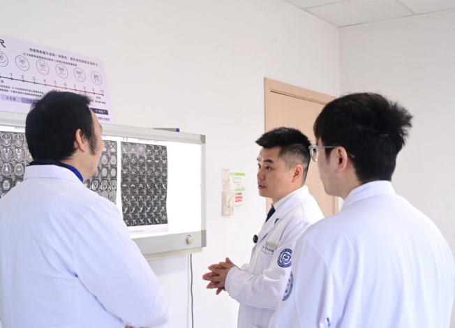 重庆大学附属江津医院：三维医学影像“导航” 精准微创手术破“脑”危