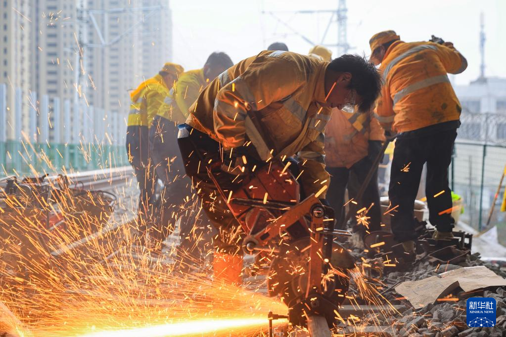 江苏南京:京沪铁路集中修施工有序推进