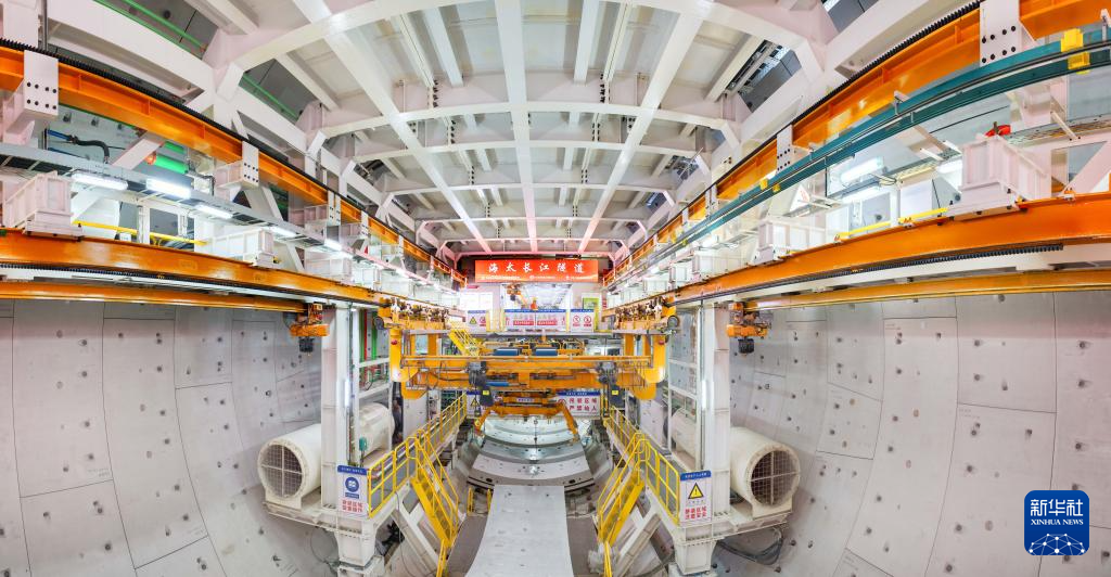 海太长江隧道右线隧道盾构掘进完成过半