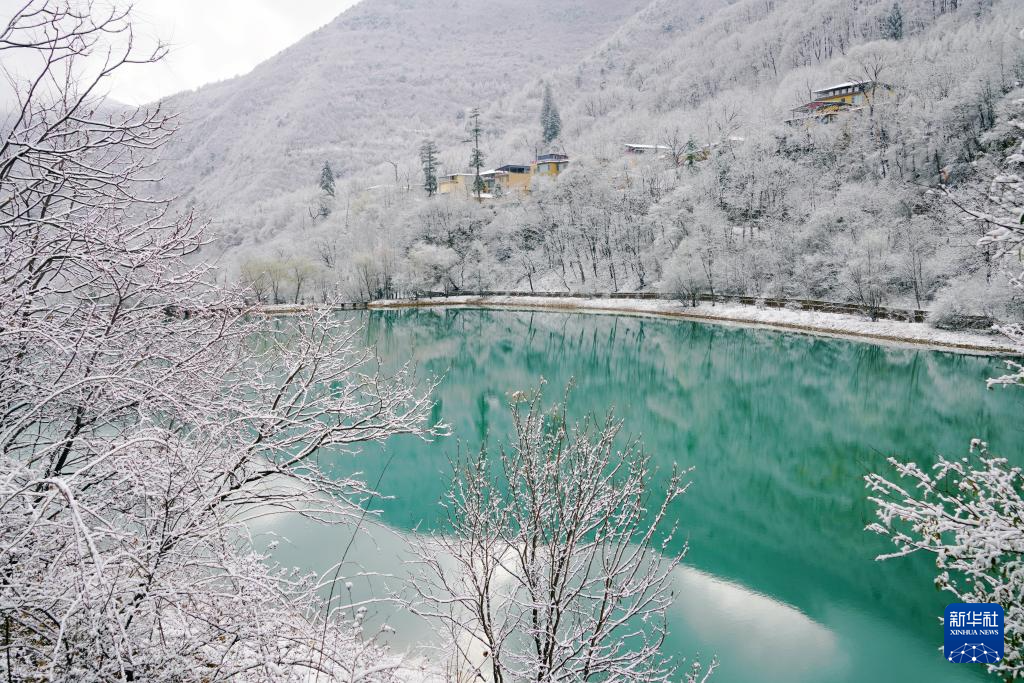 甘肃宕昌:官鹅沟春雪美如画