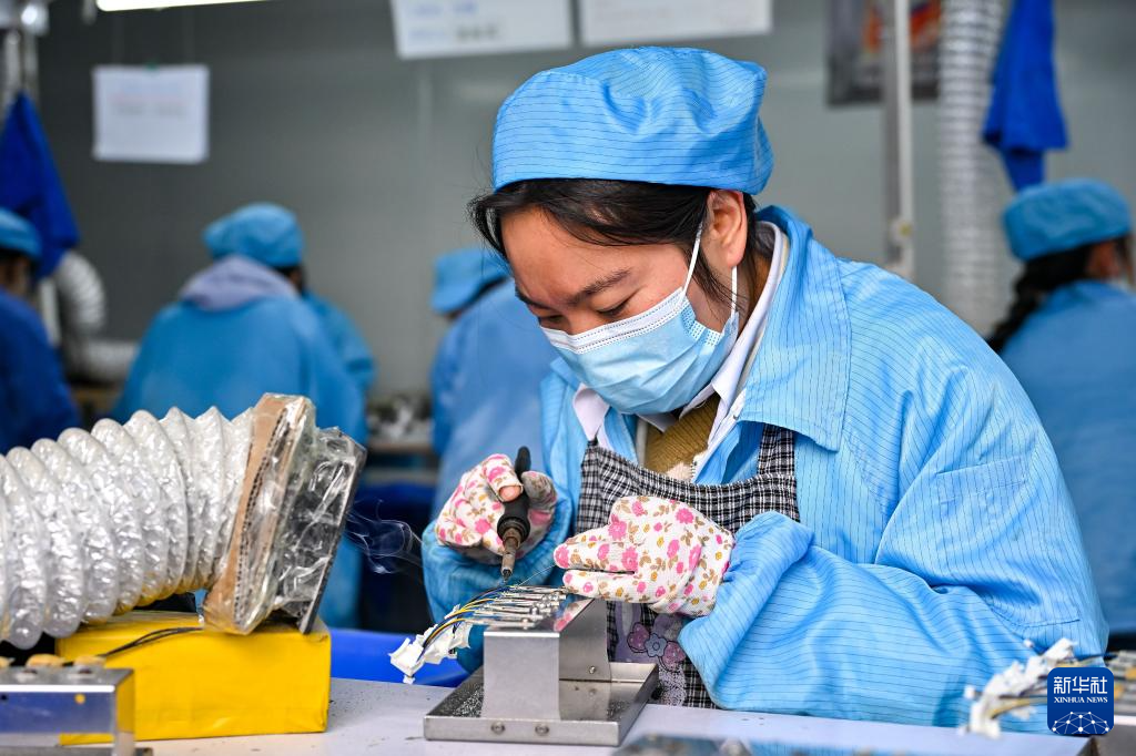 云南会泽:聚焦搬迁群众家门口就业需求