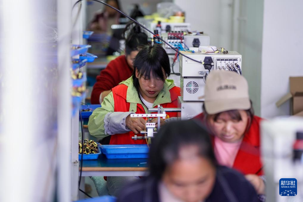 云南会泽:聚焦搬迁群众家门口就业需求