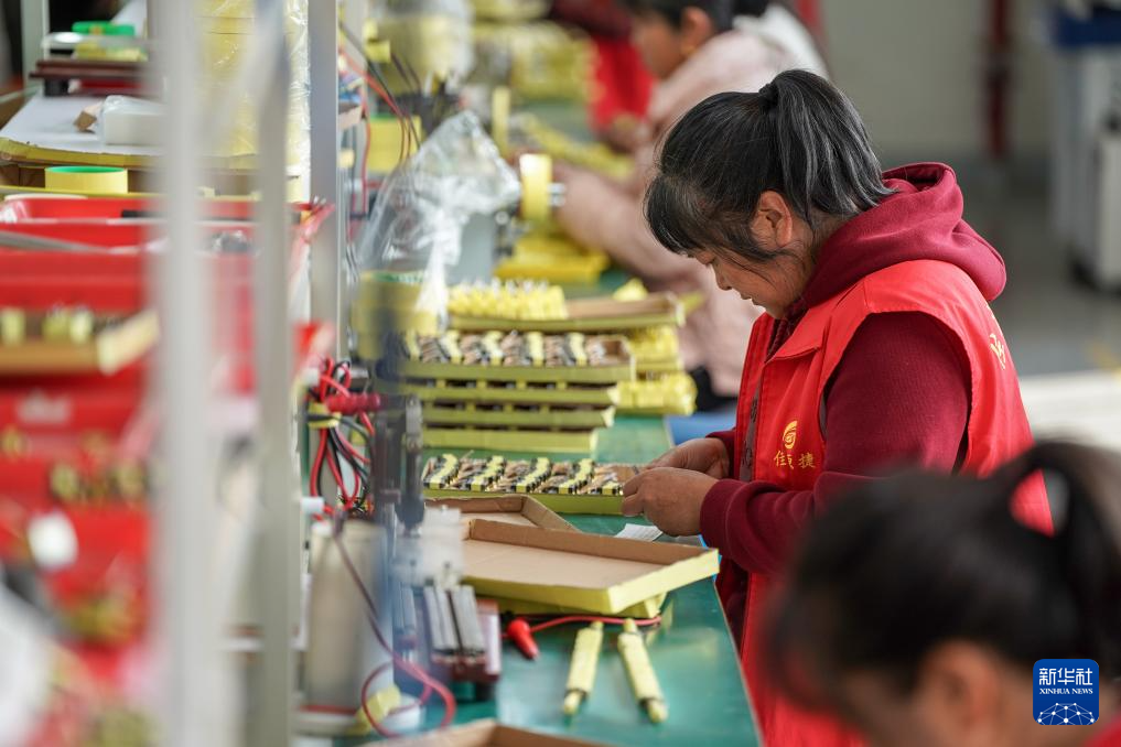 云南会泽:聚焦搬迁群众家门口就业需求