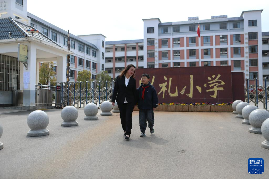 云南会泽:聚焦搬迁群众家门口就业需求