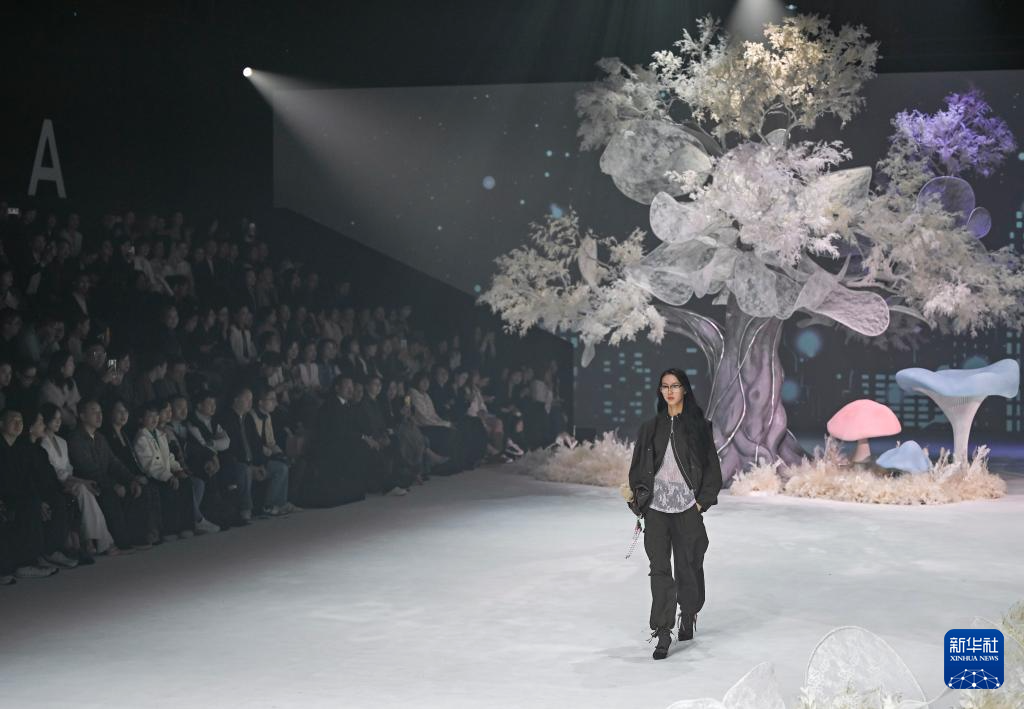 2026秋冬上海时装周开幕