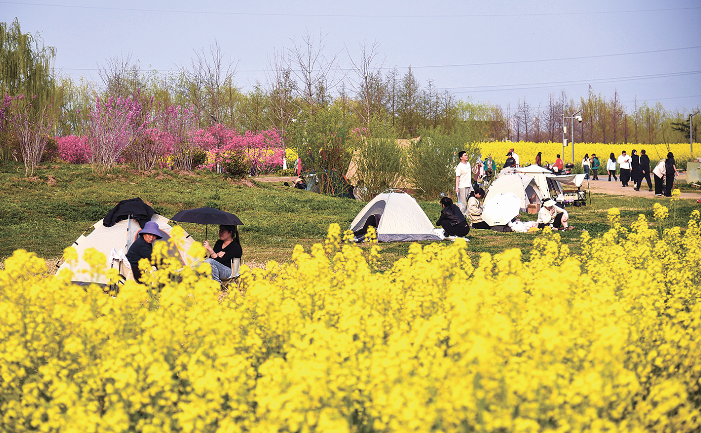 春假接清明 港城嗨翻天