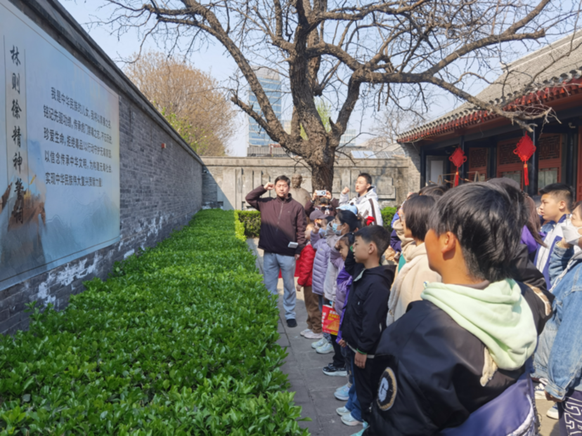 西城区妇联举办“春暖追思寄清明 缅怀先烈映初心”清明节主题活动