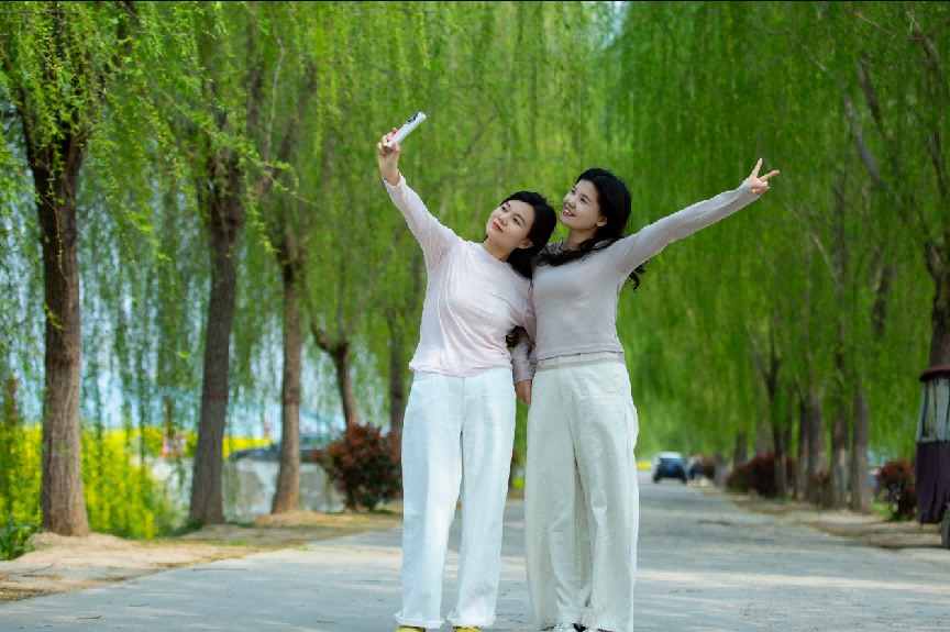 春日冯庄：踏青赏景正当时 产业园区绽新颜