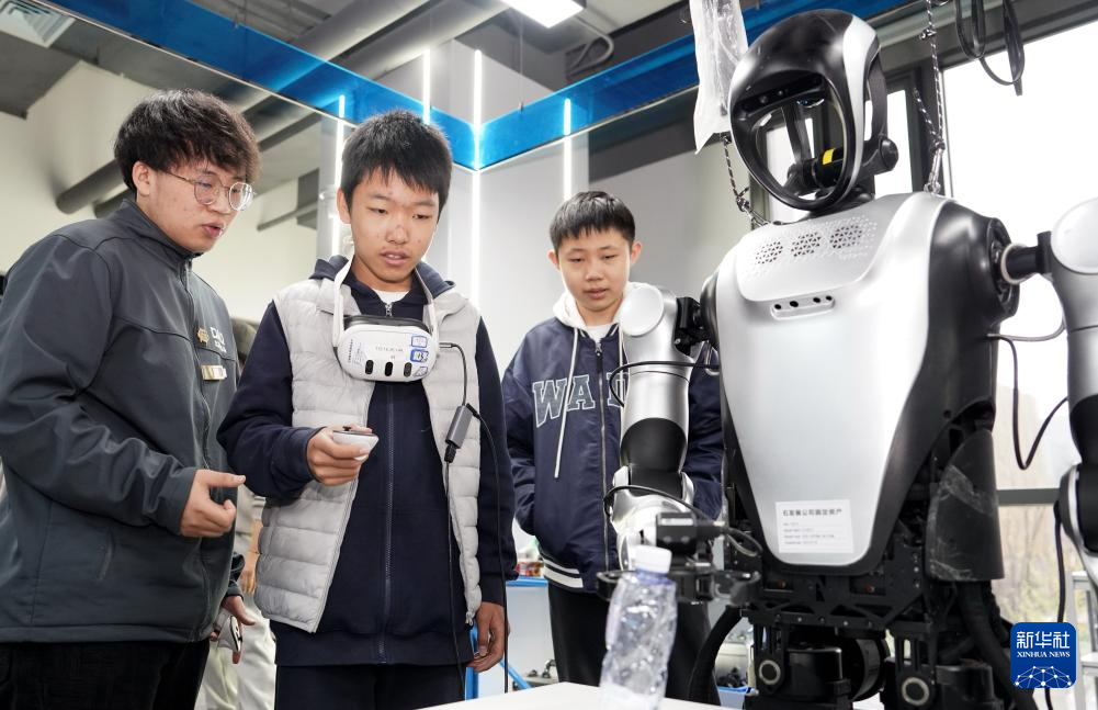 北京:机器人研学人气旺