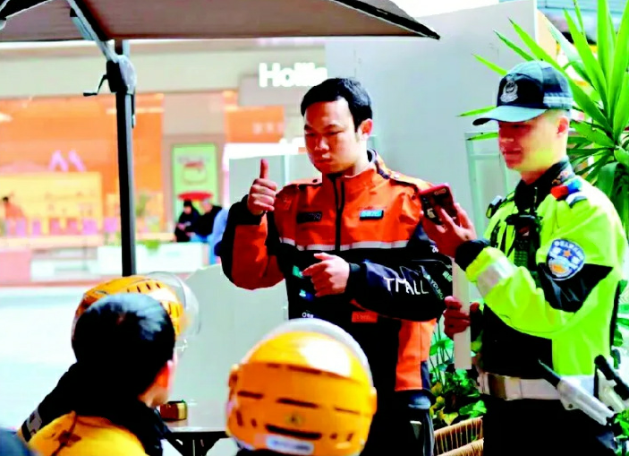 新眼镜，戴上了！