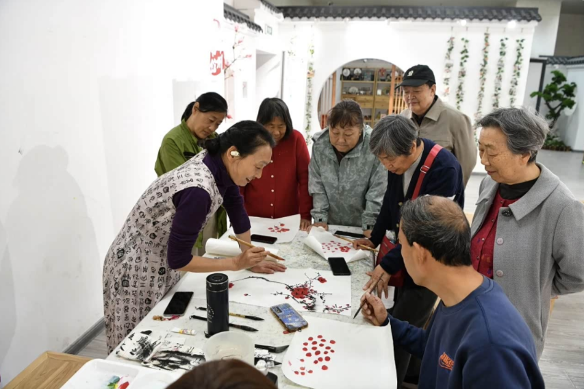 郑州图书馆百余场书香活动点亮四月绿城