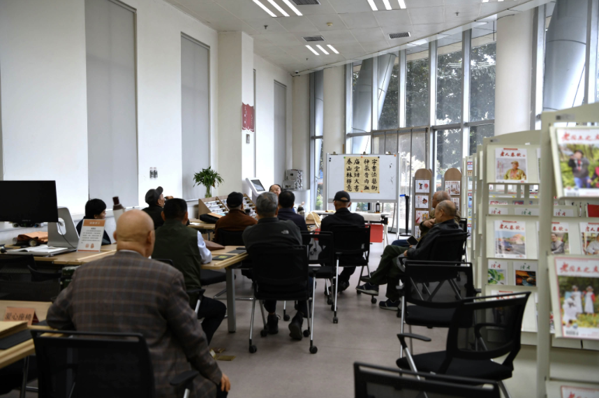 郑州图书馆百余场书香活动点亮四月绿城