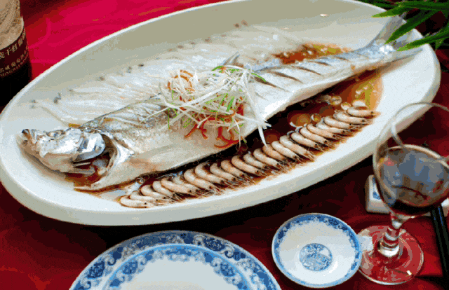 从灵山胜境到七里风光堤：这场国家级10公里精英赛让世界看见马山的“运动基因”