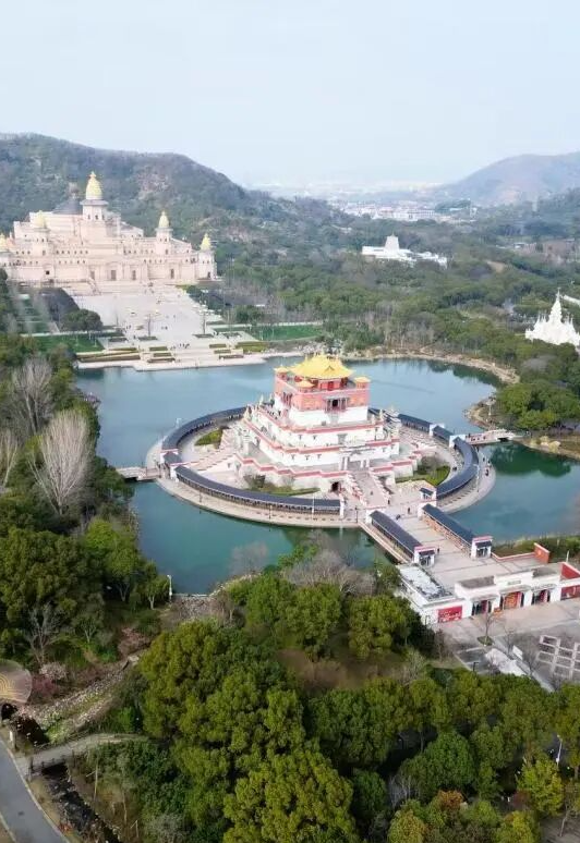 从灵山胜境到七里风光堤：这场国家级10公里精英赛让世界看见马山的“运动基因”