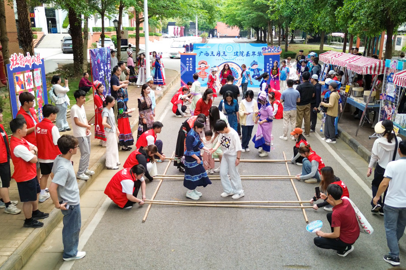 广西建院举办“三月三”民俗民习体验活动