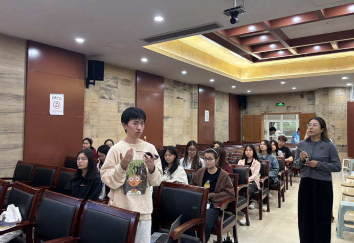 “零距离”法治公开课：重庆渝中法院将庭审搬进西南政法大学