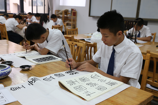 美好教育看得见|重庆这所中学在小班化教学的路上跑了18年，跑出了什么？