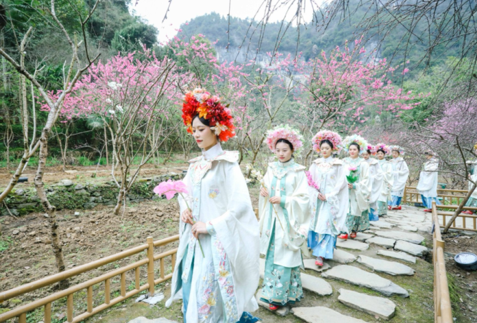 背诵免票+免费停车 重庆酉阳推出五一文旅惠民“实招”