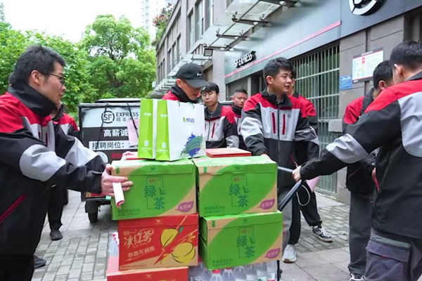 安徽合肥庐阳区：情暖五一送关怀 凝聚“新”力助治理