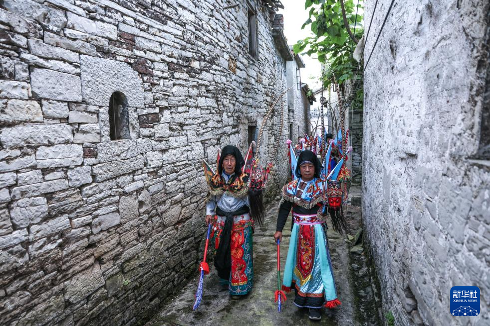图片故事丨安顺地戏传人的“多面人生”