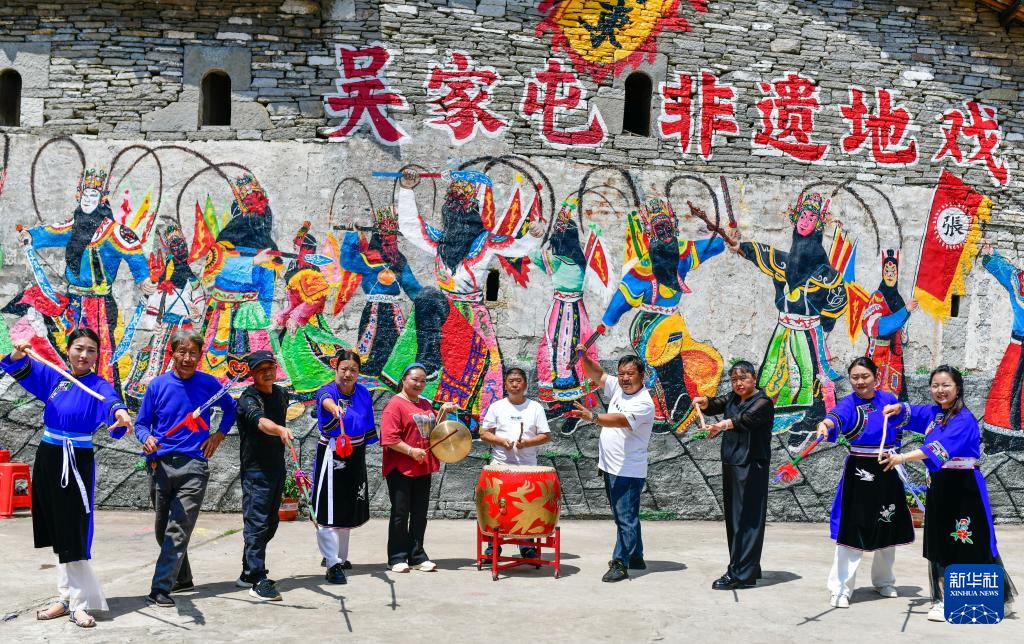 图片故事丨安顺地戏传人的“多面人生”