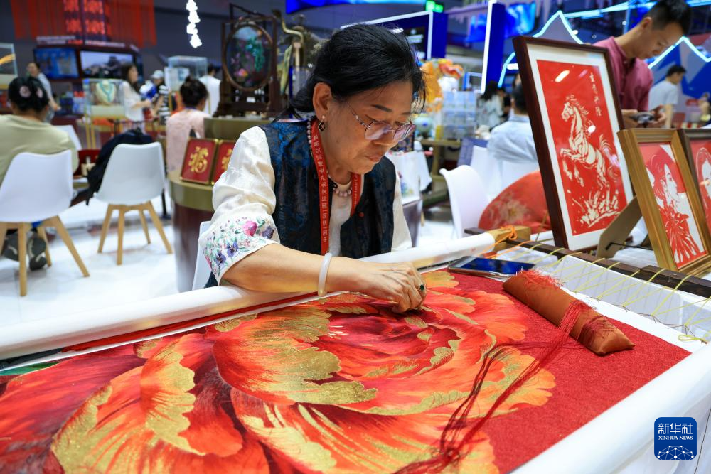第二十二届文博会开幕 集中展现我国文化产业高质量发展成果