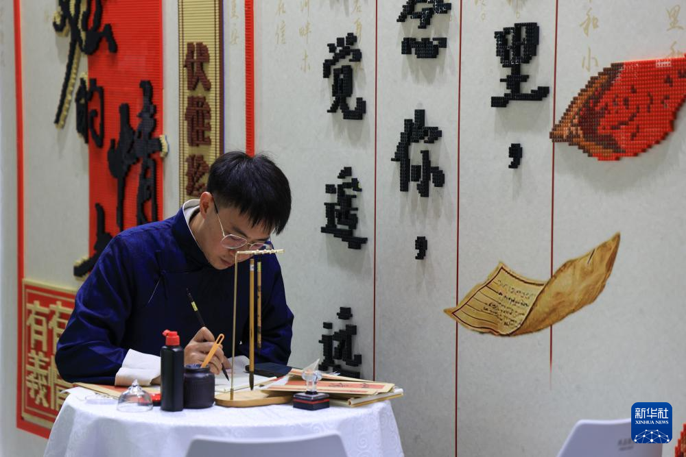 银幕照进现实 文博会上邂逅《给阿嬷的情书》