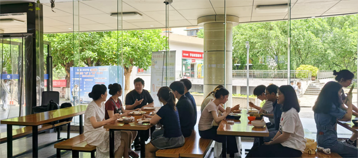 融入日常思政 重庆二师经管院构建“四位一体”三全育人体系