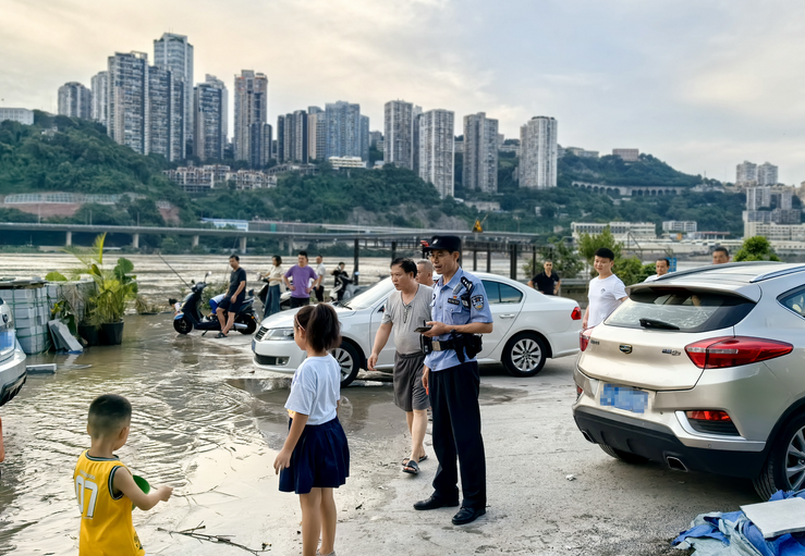 26年水警再“上岸”：把防溺水课搬进校园