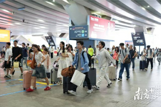 深圳铁路暑期运输7月1日启动，发送客流预计增3.2%