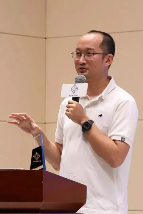 来南传,你将和他们成为校友!