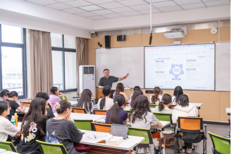 AI 赋能、产教融合！川外英语学院五大实践实训活动培育涉外复合型人才
