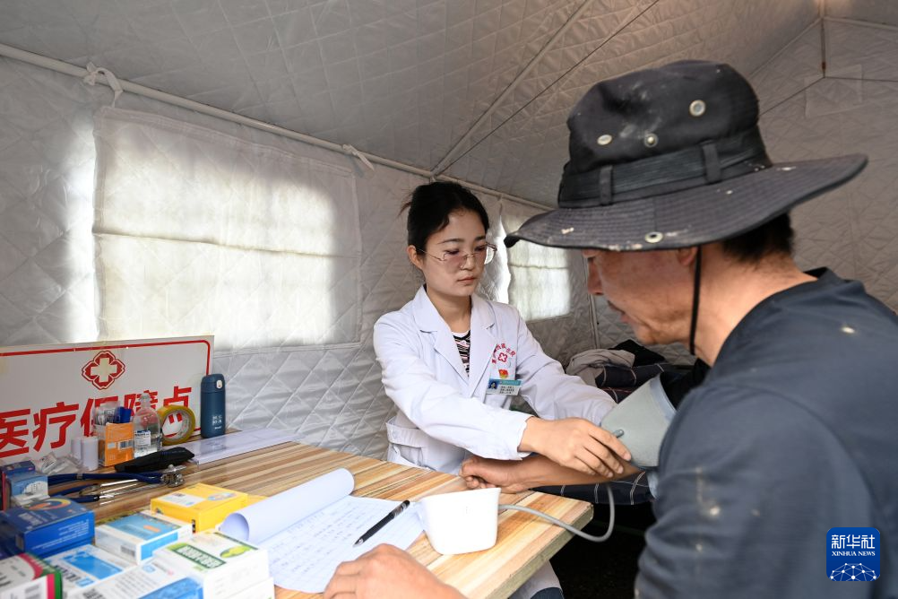甘肃夏河积极安置山洪灾害受灾群众
