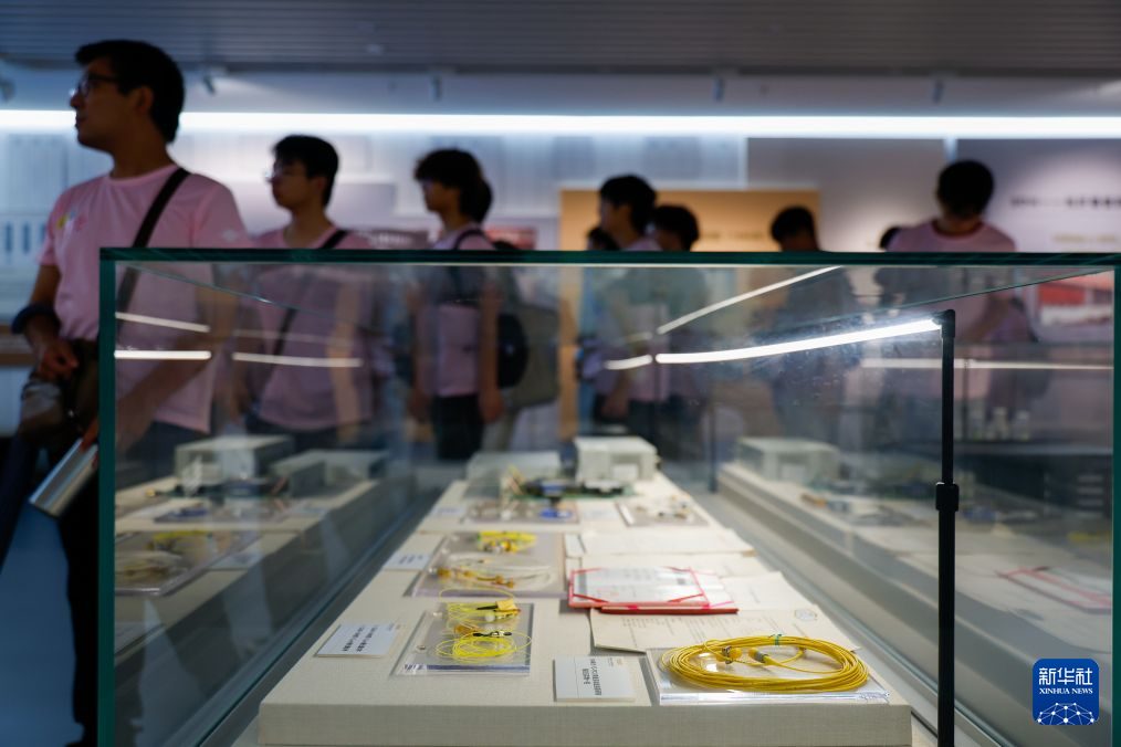 湖北武汉:暑期游馆探秘光通信发展史