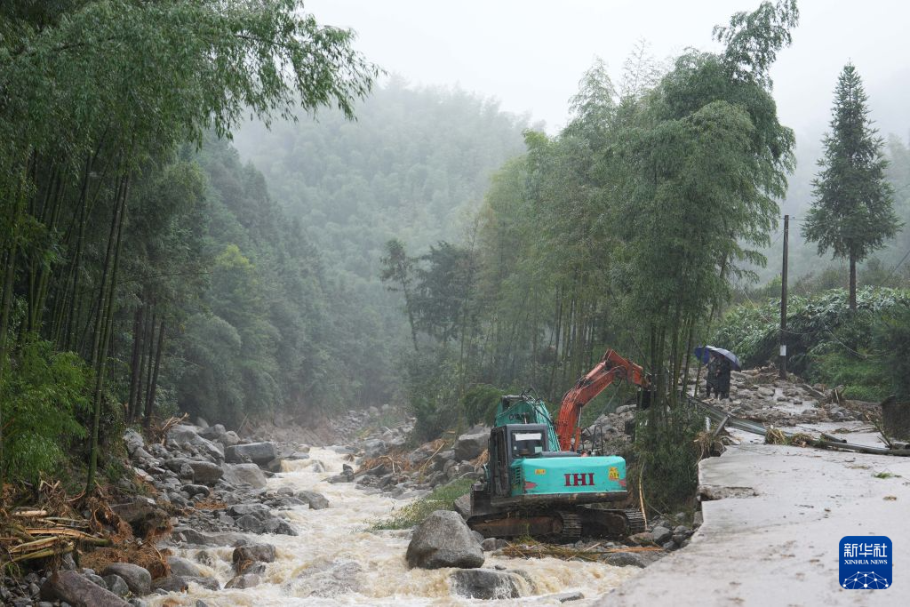 湖南炎陵:强降雨后抢险救灾