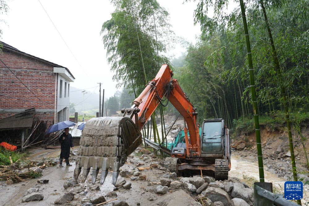湖南炎陵:强降雨后抢险救灾