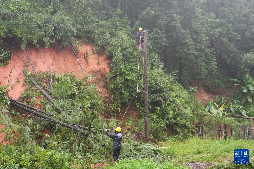 湖南炎陵:强降雨后抢险救灾