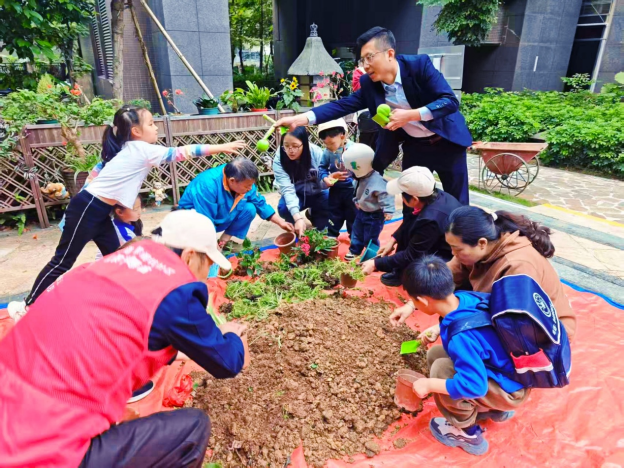 荒地变花园、邻里变家人