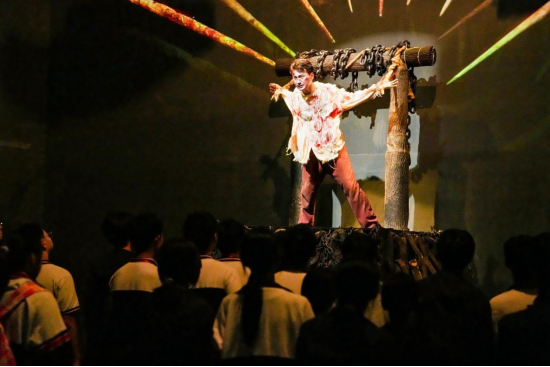 一堂行走的“红岩”课上，重庆少年挥笔绘下时代画卷