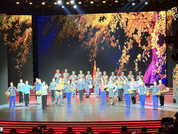 “红星照耀中国·90年后我站在何家冲”网络主题宣传活动在河南信阳举行 “红星照耀中国·90年后我站在何家冲”网络主题宣传活动在河南信阳举行