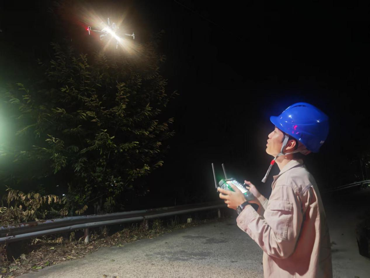 福州永泰供电：深夜巡检除隐患 通宵鏖战保供电
