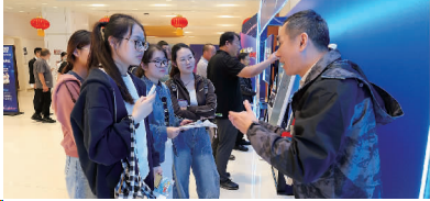 从“一时热”到“长久暖”怎么走—— 港城“秋招热”的冷思考